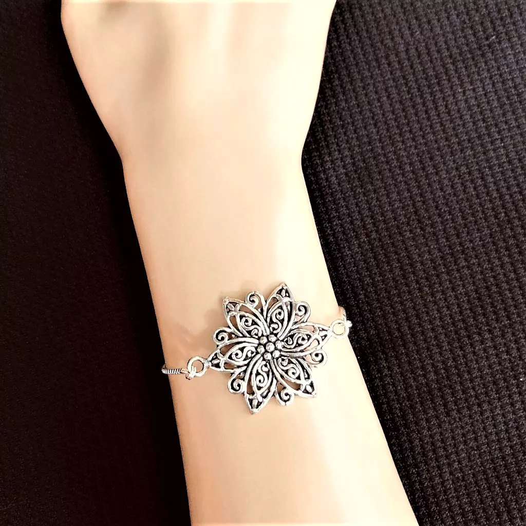 Fancy Silver Flower Chain Adjustable Bracelet