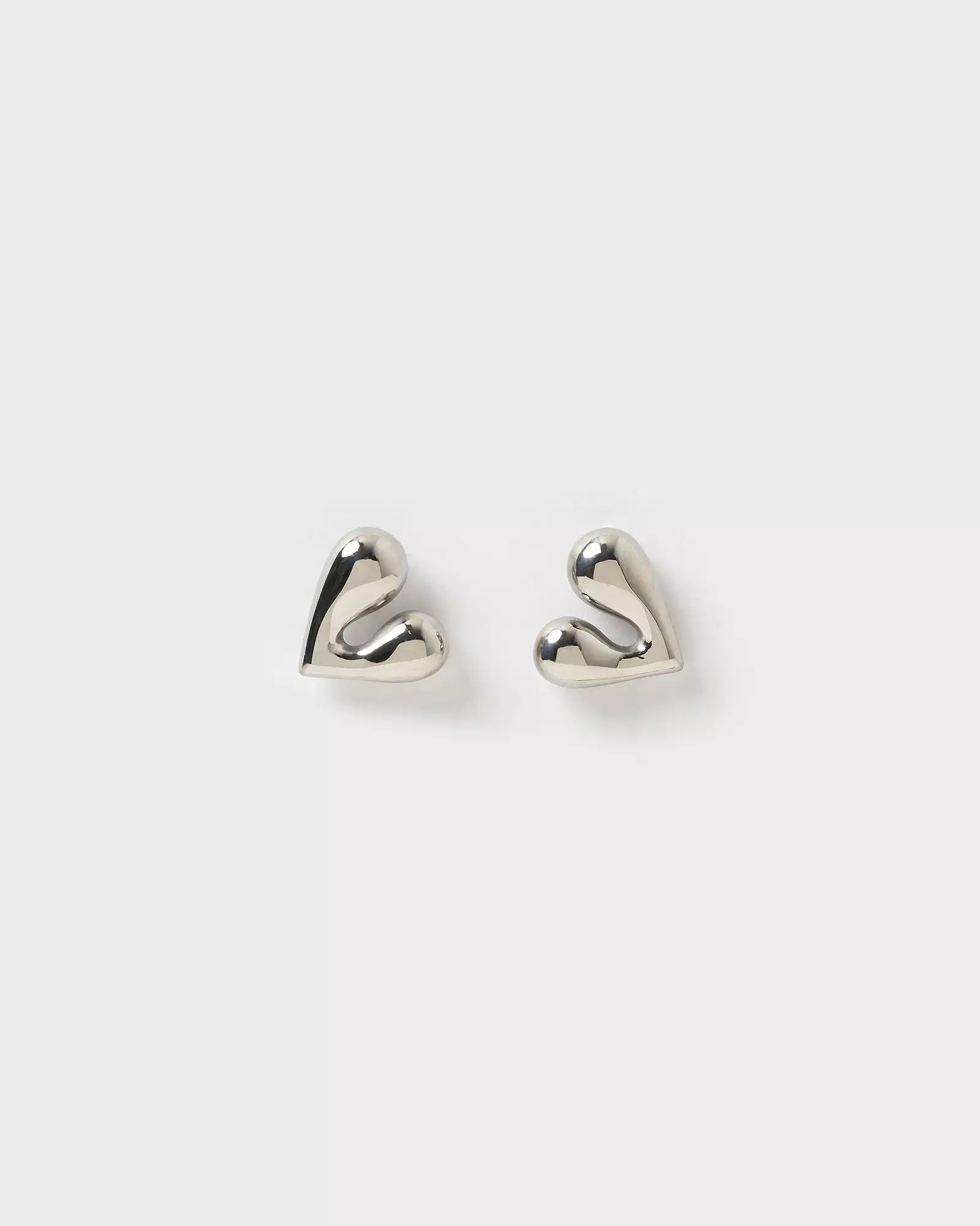 Izoa Vionna Heart Stud Earrings Silver