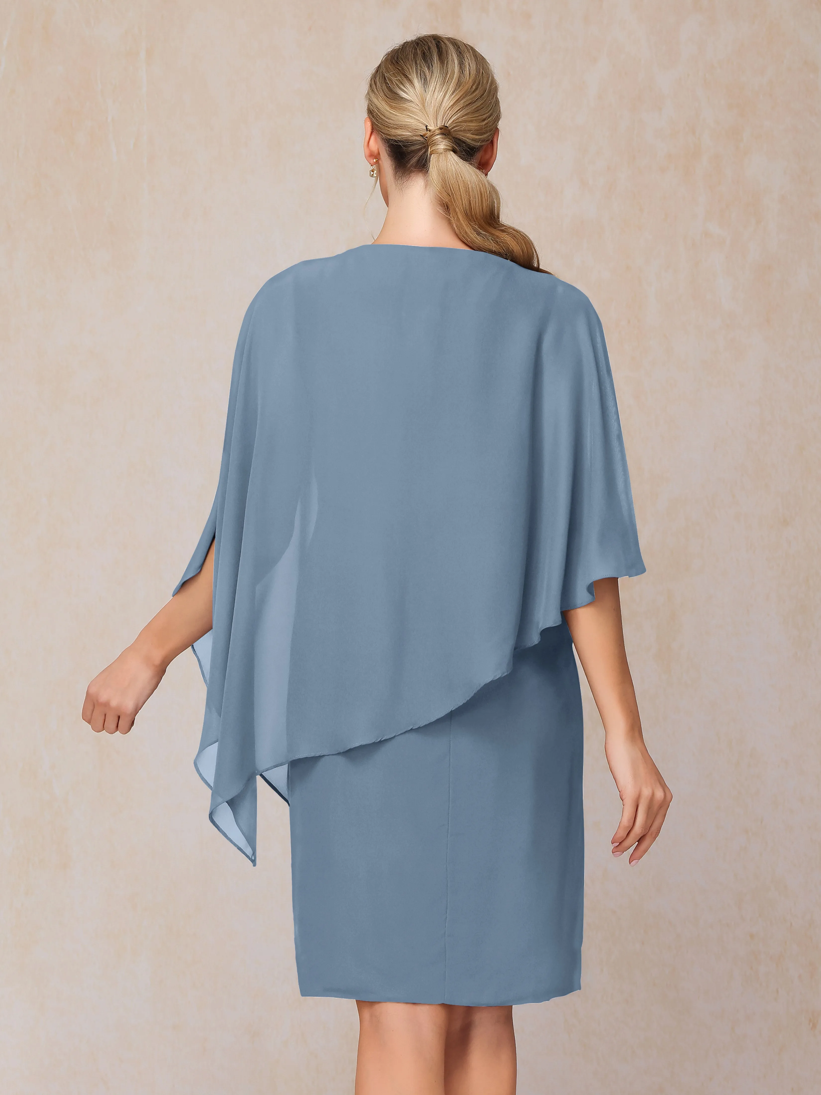 Manches asymétriques Col bateau Mousseline Robe Mère de la Mariée avec cape