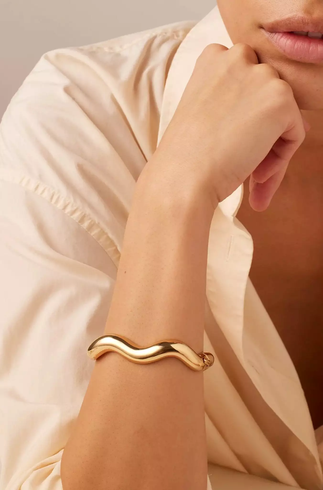 Ola Bangle in Gold