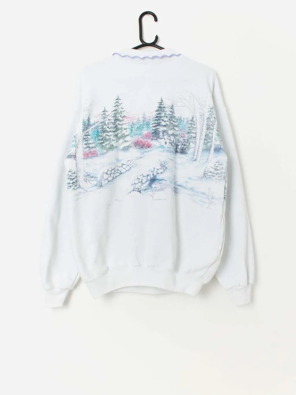 Vintage Art Unlimited winter theme collared sweatshirt in forest white – Large