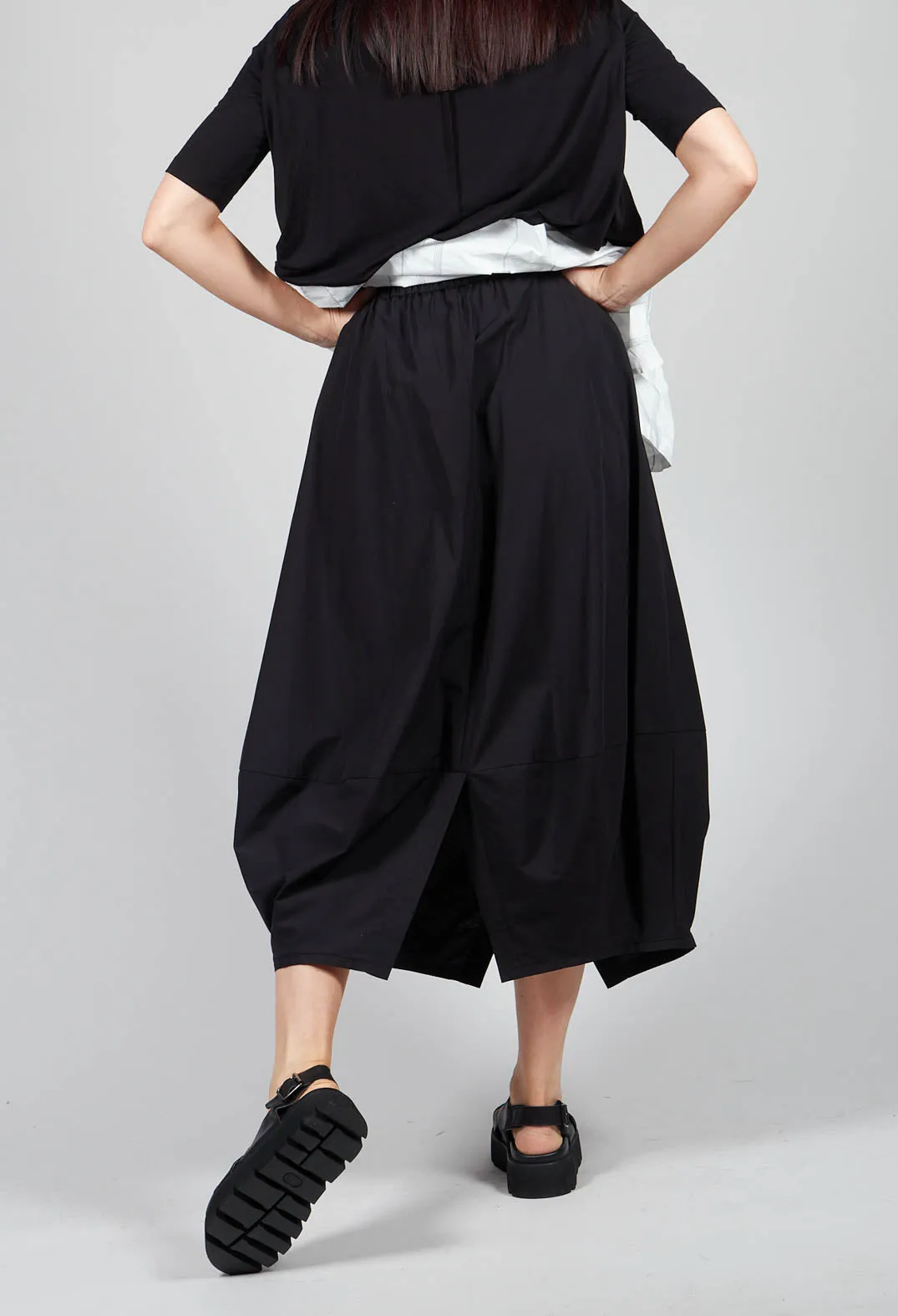 VRTI2 Skirt in Black